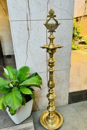 Thamarai Vizhakku