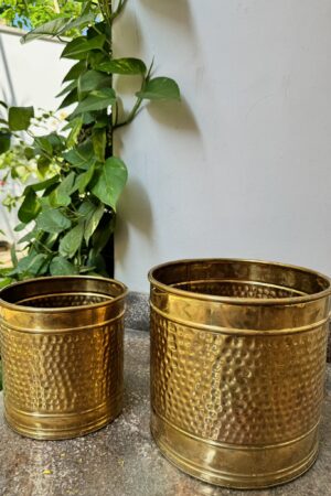 DOTTED FLOWER VASE