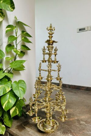Lakshmi Addukku Vizhakku