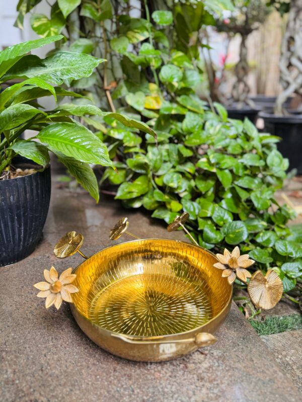 LOTUS URLI PLATE