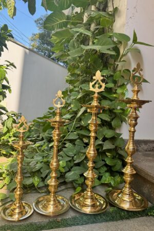 Vel Vizhakku