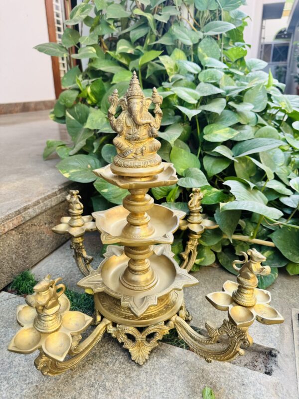 Ganesha Vizhakku