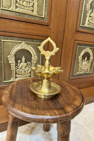 VEL MINI VIZHAKKU