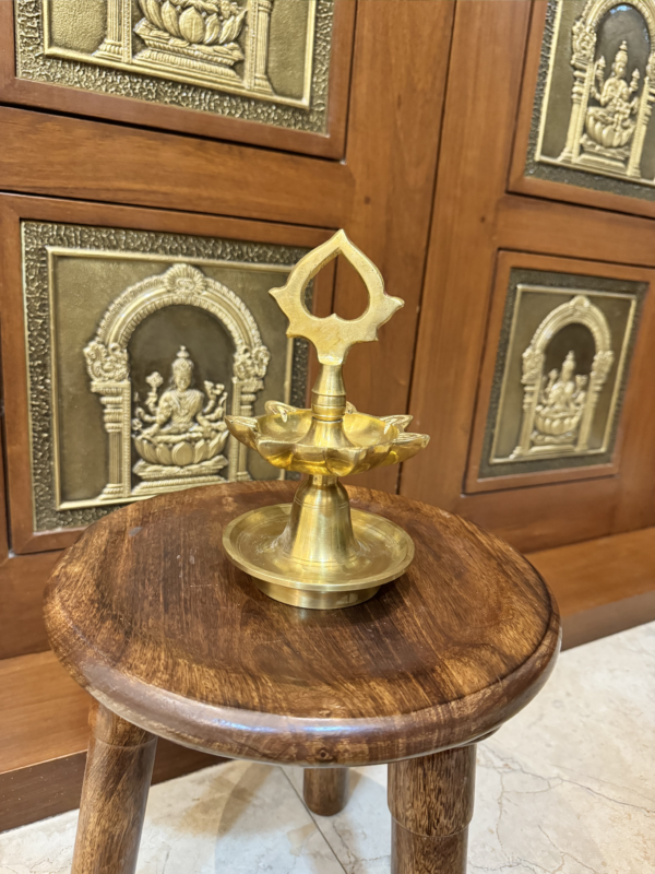 VEL MINI VIZHAKKU