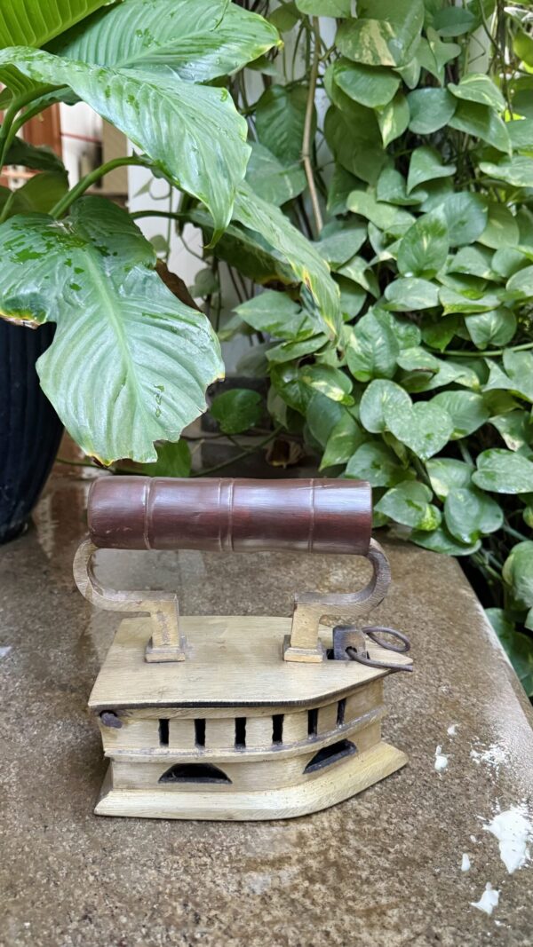 VINTAGE IRON BOX