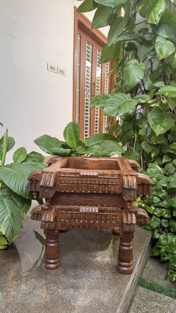 VINTAGE TEAK SALANI D