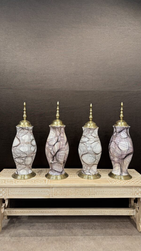 WHITE SCRAMBLE VASE