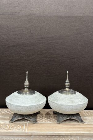 WHITE PEBBLE VASE