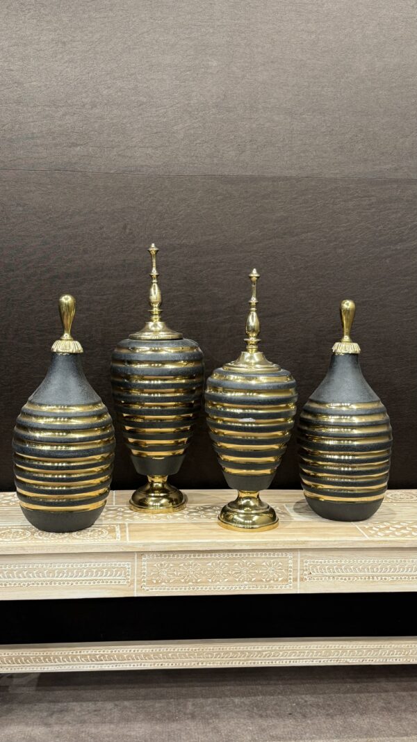 BLACK STRIPED VASE