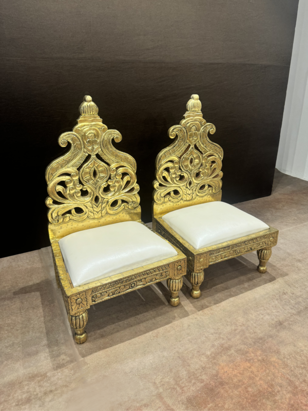 GOLDEN KALASAM CHAIR - WHITE