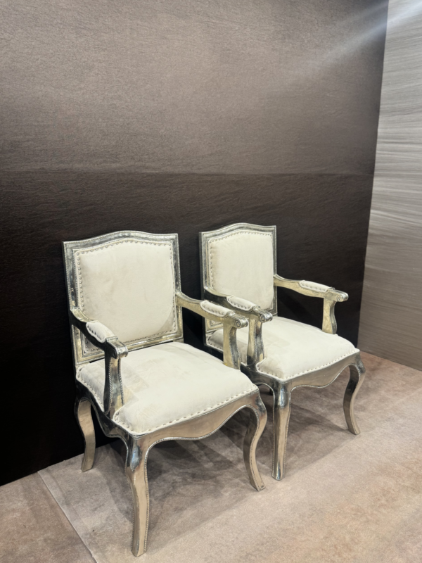 CLASSIC FRENCH CHAIR - WHITE