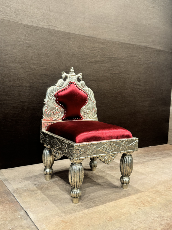 ANTIQUE PEACOCK LOW SEATER- RED