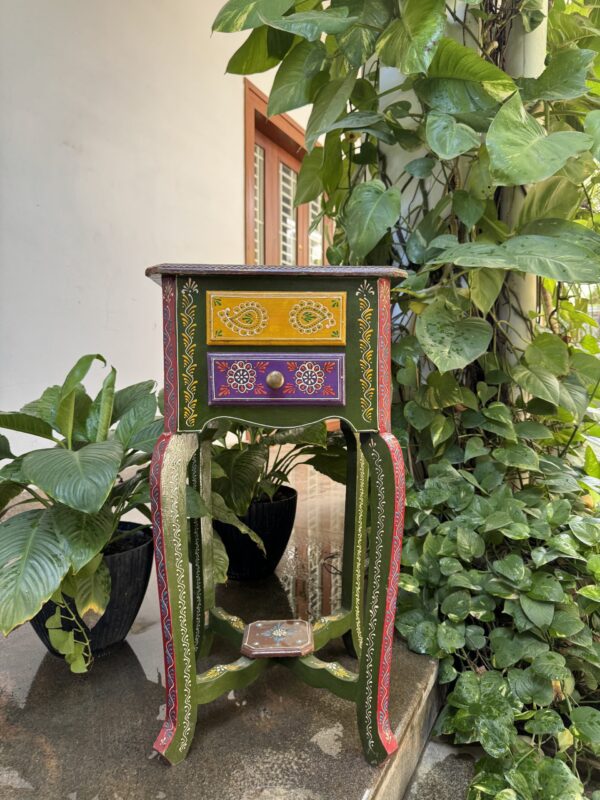 MULTICOLOR SIDE TABLE- GREEN