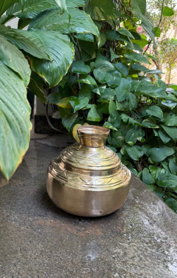 ANTIQUE BOX