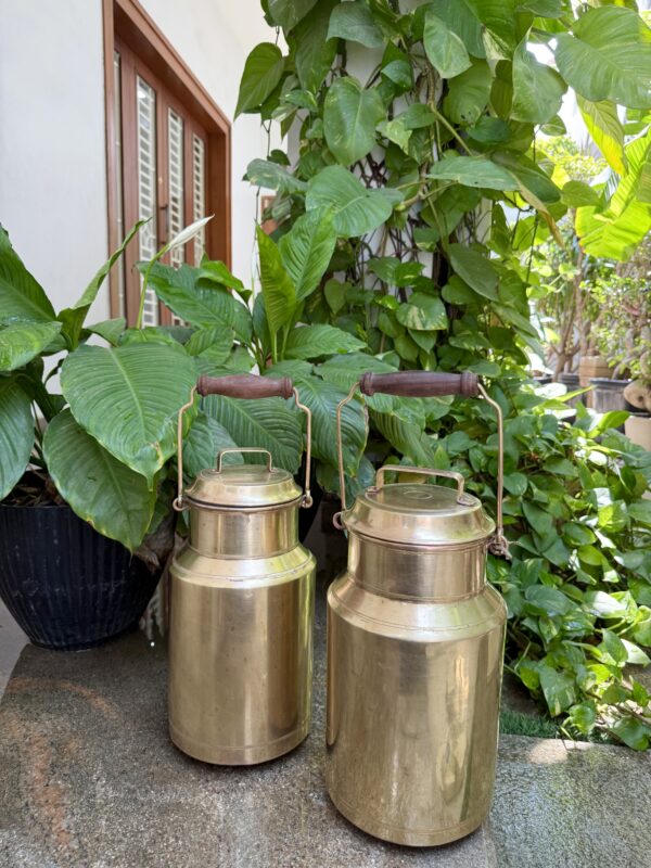 ANTIQUE OIL CAN - LARGE