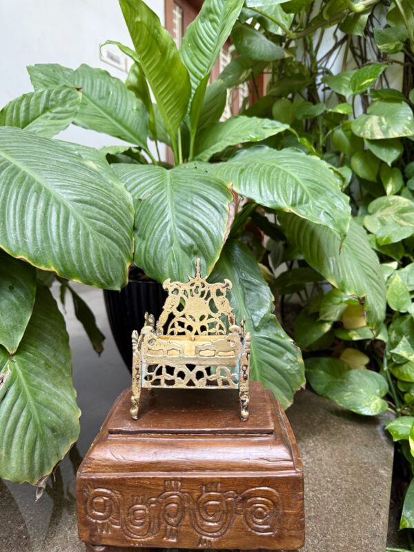 THRONE / SIMHASANAM