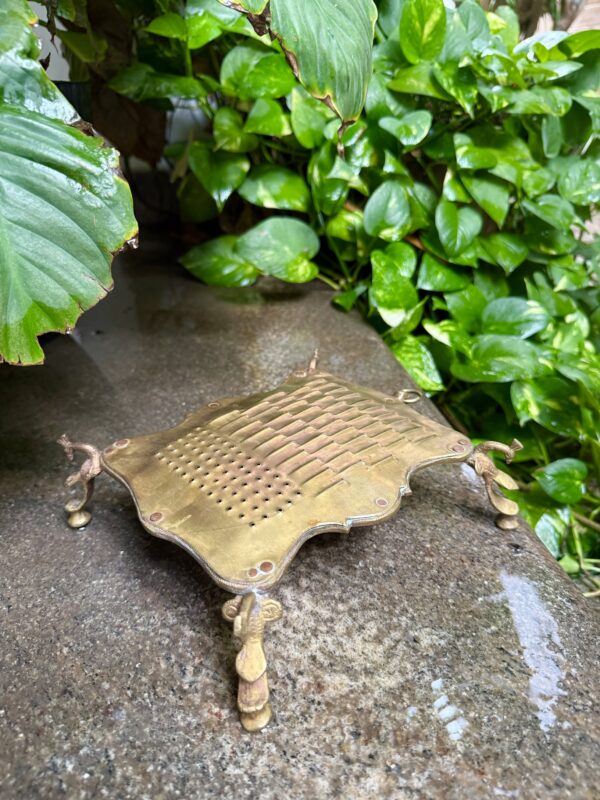 PEACOCK GRATER