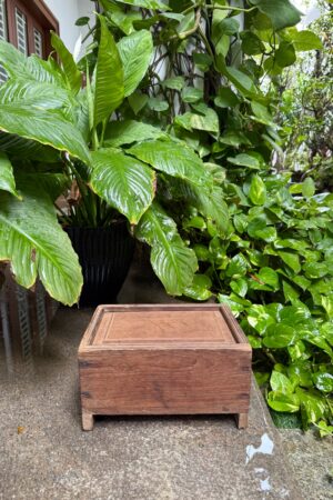 JEWEL BOX